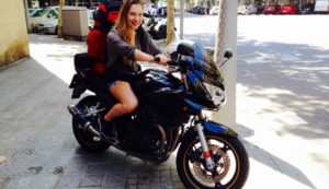 Schritte um Glück zu finden - Amina Steiner auf Motorrad